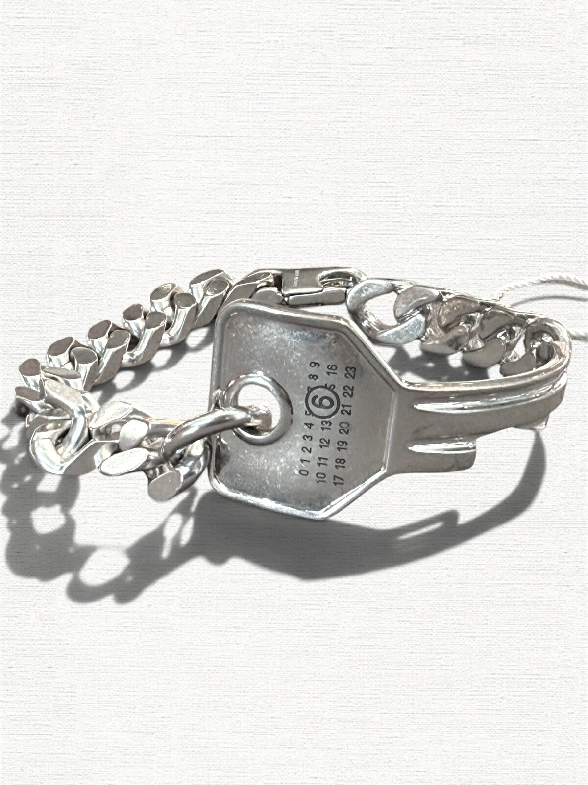 MM6 Maison Margiela Item