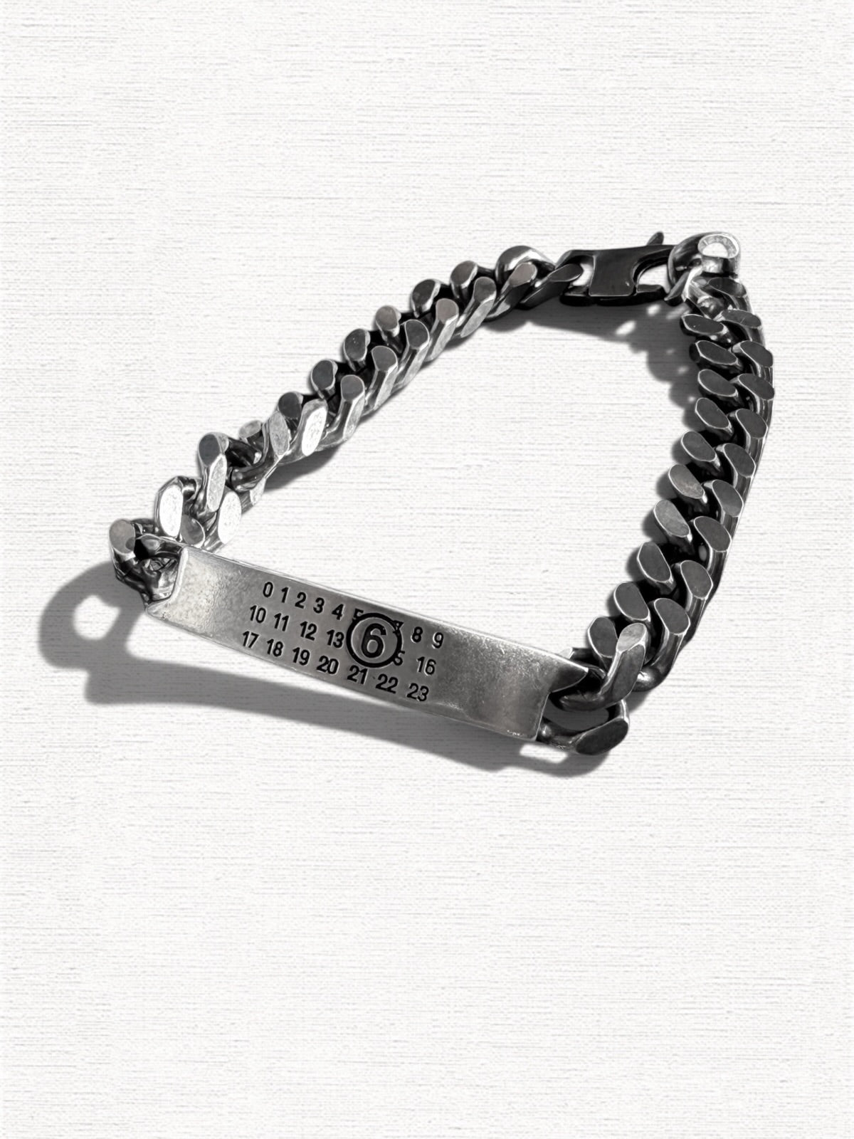 MM6 Maison Margiela Item